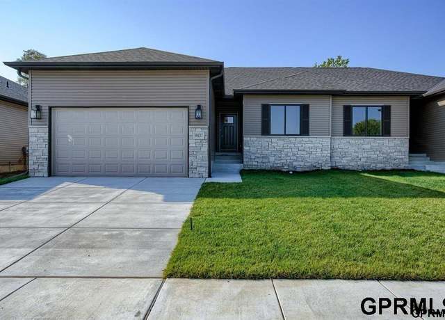 Property at 9431 Linwood Pl, Lincoln, NE 68505, 3 beds, 3 baths
