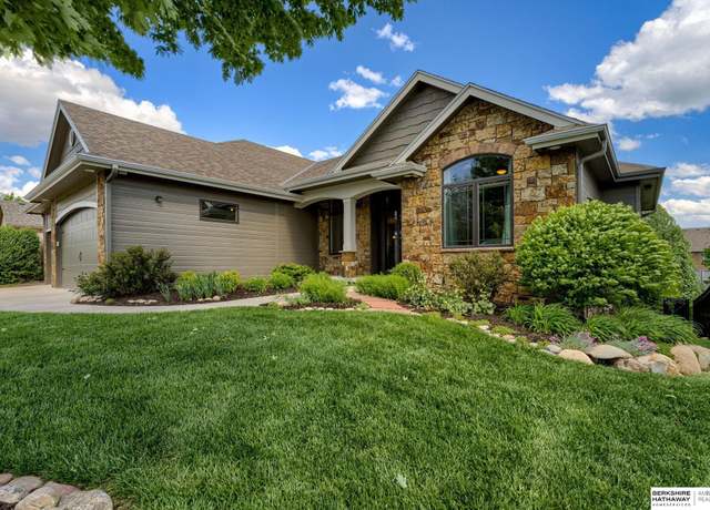 Property at 15109 Gilder Ave, Bennington, NE 68007, 4 beds, 3 baths