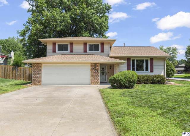 Property at 3102 Redwing Dr, Bellevue, NE 68123, 3 beds, 2.5 baths