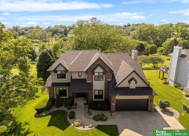 Property at 802 N Fillmore St, Papillion, NE 68046, 5 beds, 3.5 baths