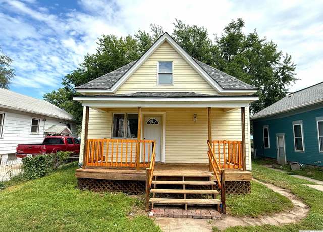 Property at 1106 N 29th St, Lincoln, NE 68503, 3 beds, 1 bath