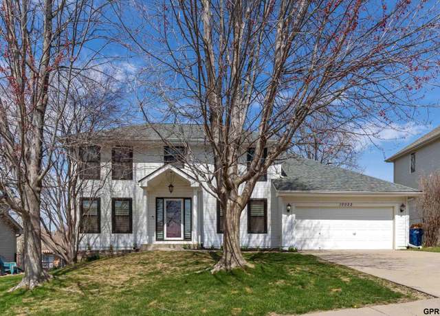 Property at 10022 Durkop St, La Vista, NE 68128, 5 beds, 3.5 baths