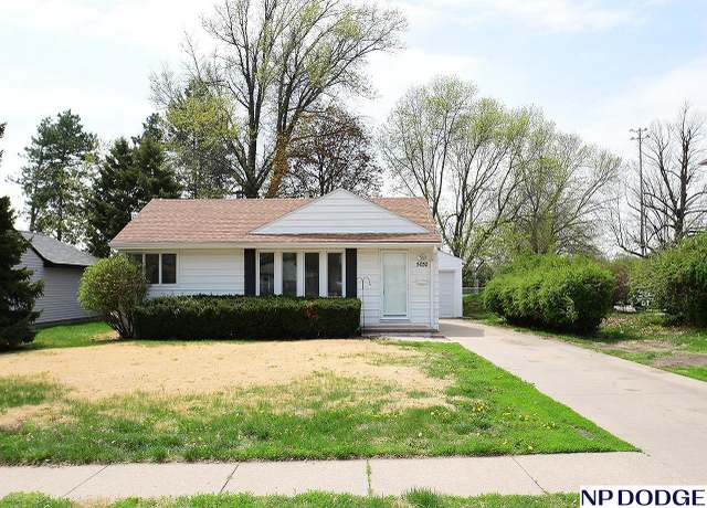 Property at 5030 S 136 St, Omaha, NE 68137, 2 beds, 1.5 baths