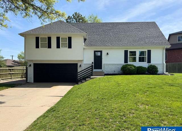 Property at 4320 S 60th St, Lincoln, NE 68516, 3 beds, 2 baths