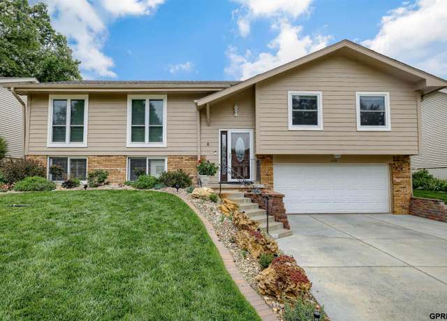 Property at 628 N 151 Cir, Omaha, NE 68154, 3 beds, 2.5 baths