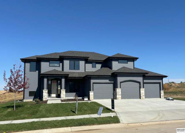 Property at 21814 Parkview Dr, Gretna, NE 68028, 4 beds, 2.5 baths