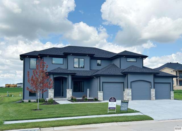 Property at 21814 Parkview Dr, Gretna, NE 68028, 4 beds, 2.5 baths