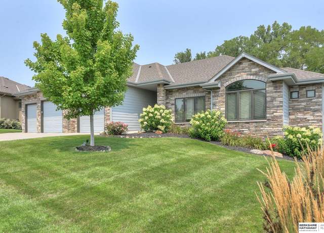 Property at 20610 Pine St, Elkhorn, NE 68022, 4 beds, 3 baths