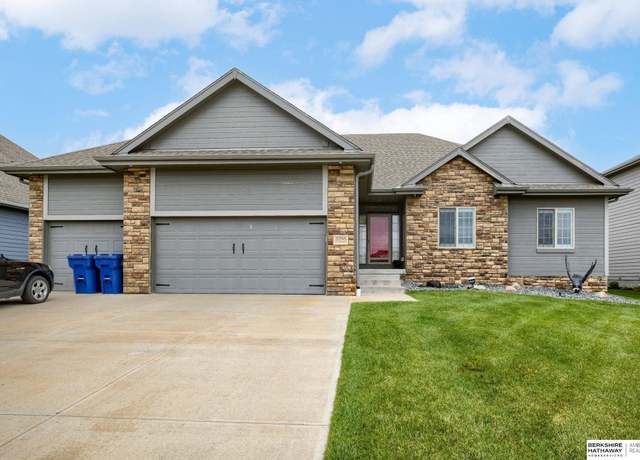 Property at 3795 N 192nd Ave, Omaha, NE 68022, 4 beds, 3 baths