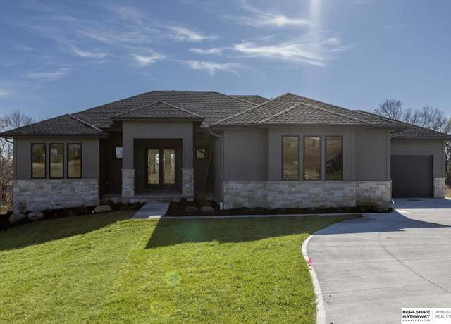 Property at 15525 Riha Cir, Springfield, NE 68059, 5 beds, 4.5 baths