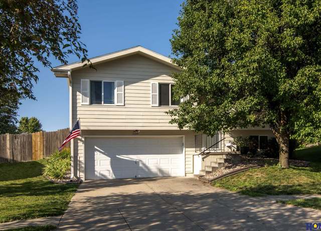 Property at 5210 W Songbird Cir, Lincoln, NE 68528, 3 beds, 3 baths