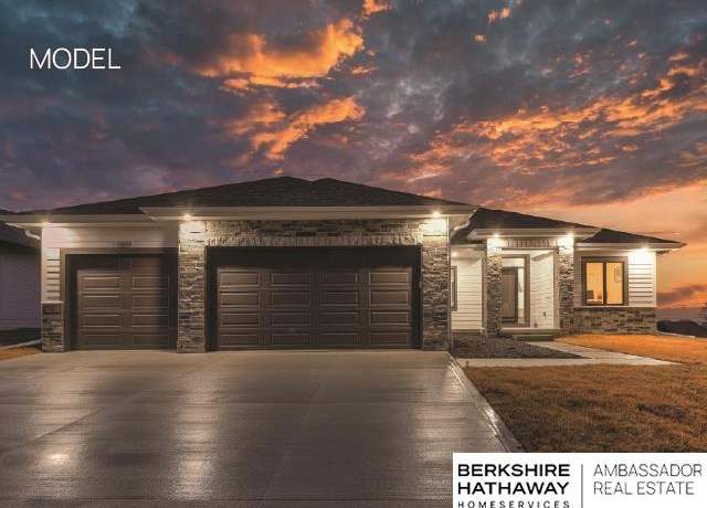 Property at 11509 S 114 Ave, Papillion, NE 68046, 3 beds, 2.5 baths