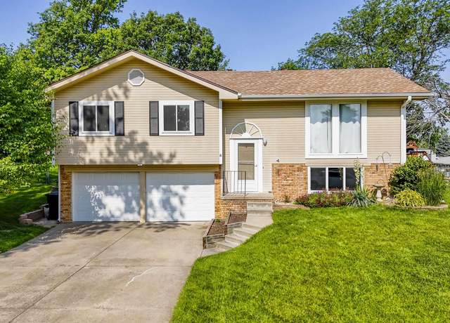 Property at 506 Corral St, Papillion, NE 68046, 3 beds, 2 baths