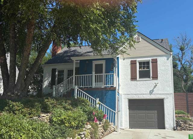 Property at 5102 Poppleton Ave, Omaha, NE 68106, 3 beds, 2 baths
