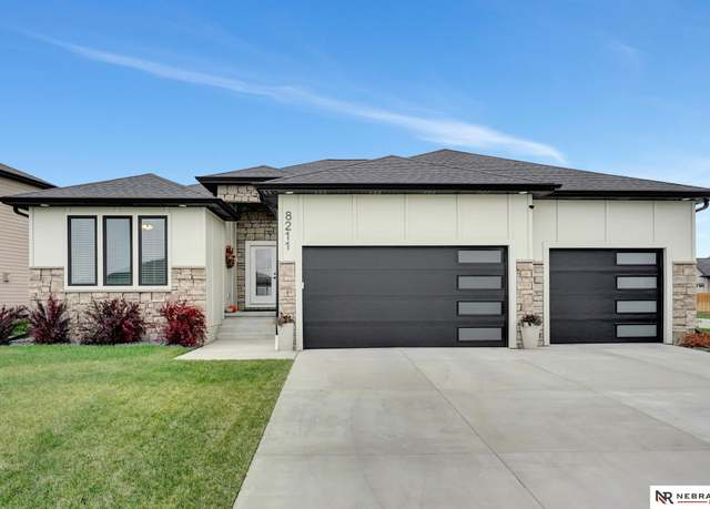 Property at 8211 S 97th St, Lincoln, NE 68526, 5 beds, 3 baths