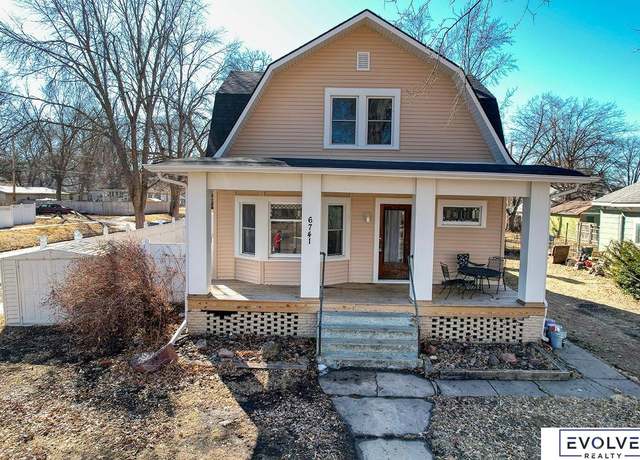Property at 4315 N 68th St, Lincoln, NE 68507, 3 beds, 3 baths