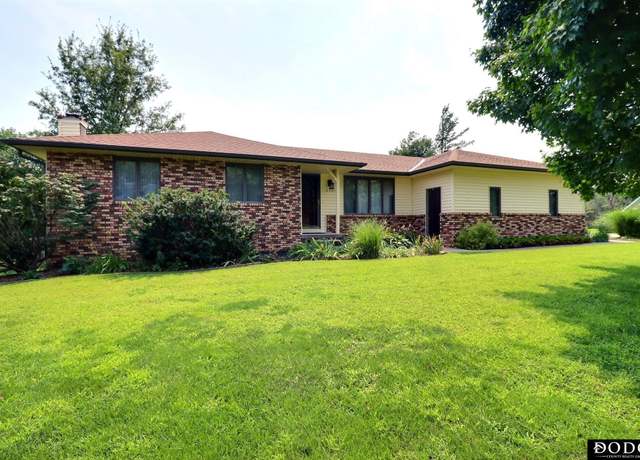 Property at 2261 Rosedale Rd, Fremont, NE 68025, 3 beds, 3.5 baths