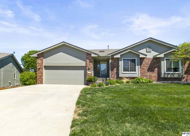 Property at 13410 Camden Ave, Omaha, NE 68164, 3 beds, 3 baths