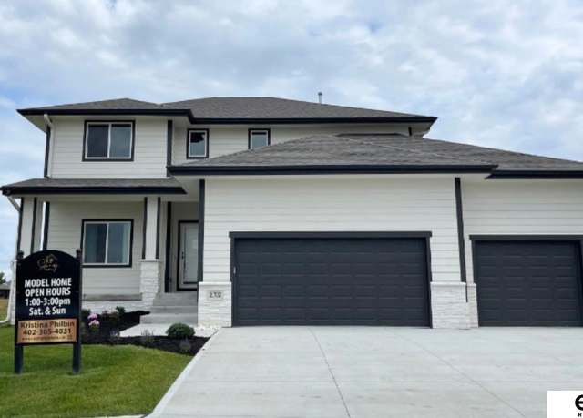 Property at 21702 Hampton Dr, Gretna, NE 68028, 4 beds, 2.5 baths
