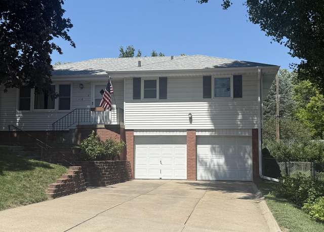 Property at 11118 Leavenworth St, Omaha, NE 68154, 3 beds, 1.5 baths