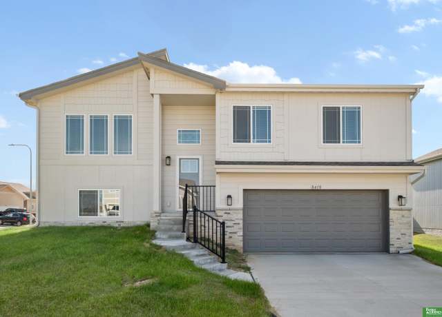 Property at 8410 S 177th Ave, Omaha, NE 68136, 3 beds, 2 baths