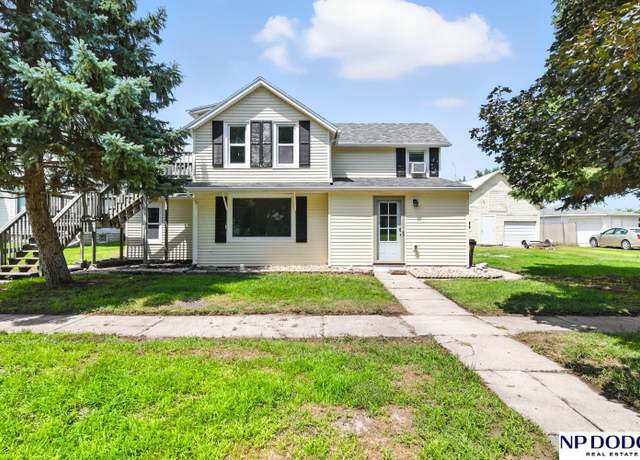 Property at 504 E Elk St, Hooper, NE 68031, 3 beds, 2 baths