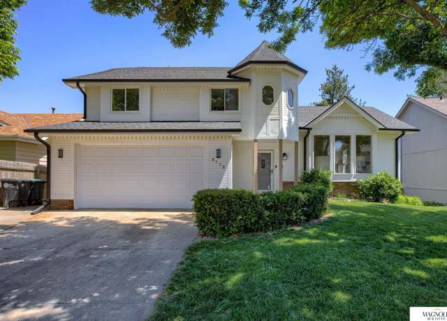 Property at 3713 S 155th St, Omaha, NE 68144, 4 beds, 2.5 baths