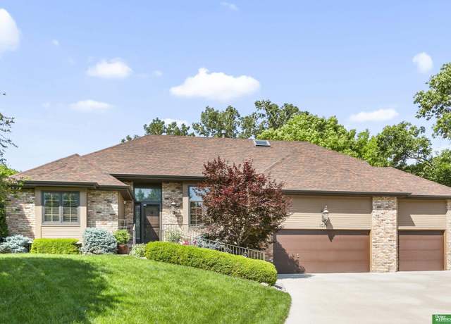 Property at 1015 N 127th Cir, Omaha, NE 68154, 3 beds, 2.5 baths
