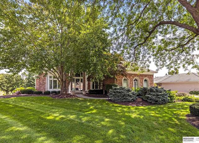 Property at 1319 S 184th Cir, Omaha, NE 68130, 4 beds, 4 baths