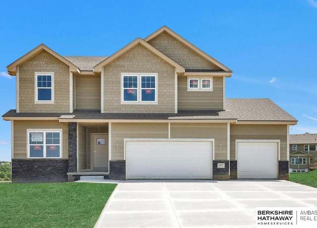 Property at 10407 Cimarron St, Papillion, NE 68046, 4 beds, 3 baths