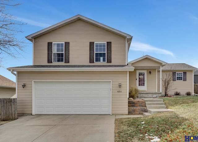 Property at 4311 W Thatcher Ln, Lincoln, NE 68528, 3 beds, 2 baths