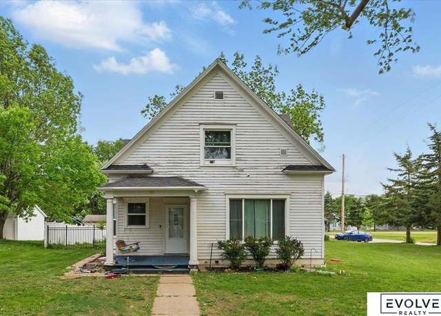 Property at 453 W 4th St, Wahoo, NE 68066, 4 beds, 1 bath