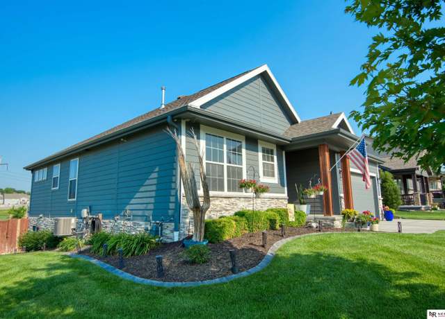 Property at 7342 S 184th St, Omaha, NE 68136, 4 beds, 3 baths