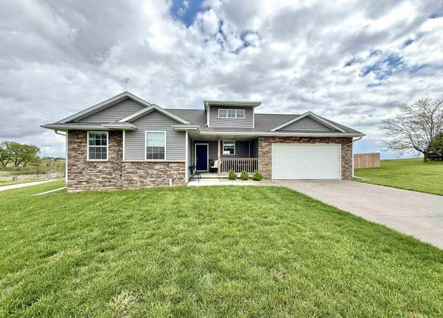 Property at 120 Snow Valley Cir, Palmyra, NE 68418, 4 beds, 3 baths