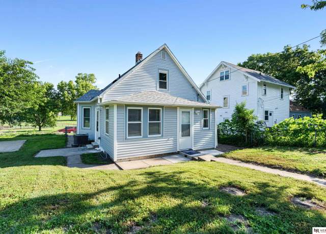 Property at 4228 Ames Ave, Omaha, NE 68111, 3 beds, 2 baths