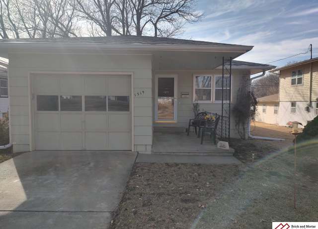 Property at 1519 N 14th St, Beatrice, NE 68310, 2 beds, 2 baths