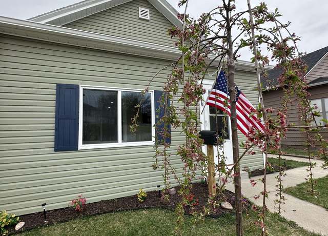 Property at 1815 Missouri Ave, Omaha, NE 68107, 2 beds, 1 bath