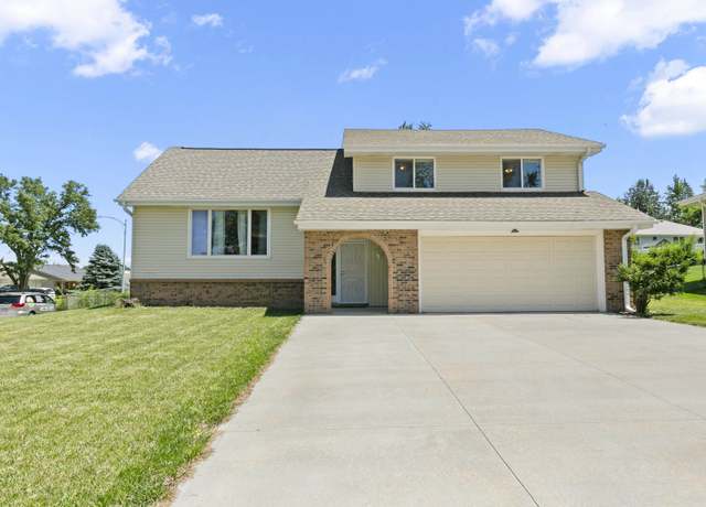 Property at 5147 N 116 St, Omaha, NE 68164, 3 beds, 2.5 baths