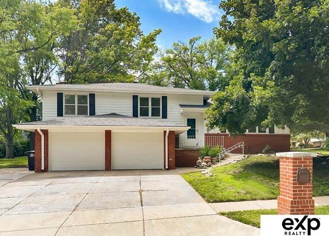 Property at 922 N 122nd St, Omaha, NE 68154, 4 beds, 3 baths