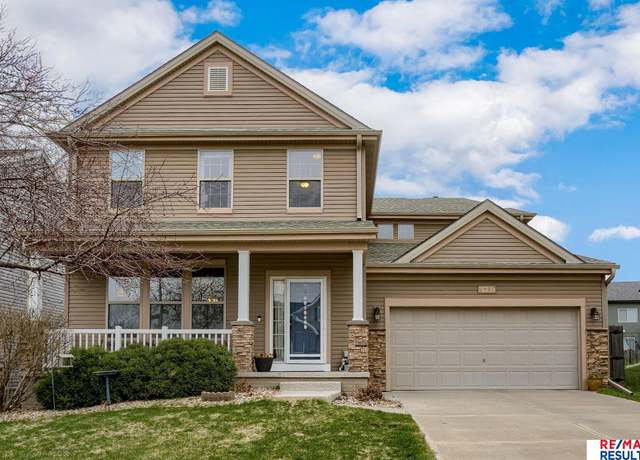 Property at 8906 N 159 Ave, Bennington, NE 68007, 4 beds, 3.5 baths