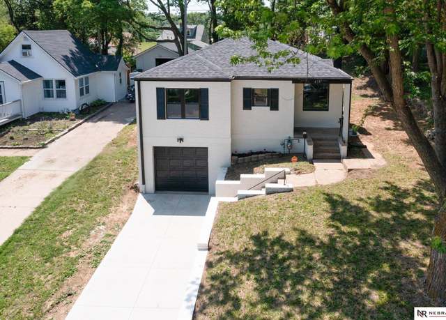 Property at 4731 Meredith Ave, Omaha, NE 68104, 4 beds, 2 baths