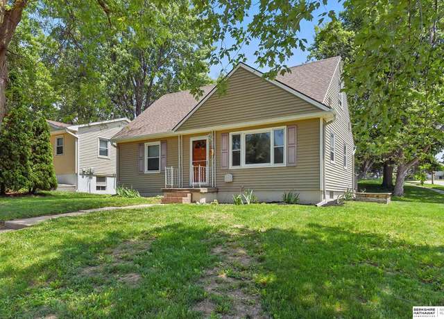 Property at 3513 S 122 St, Omaha, NE 68144, 4 beds, 2 baths