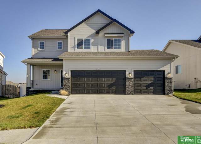 Property at 17002 Huntington Ave, Omaha, NE 68116, 4 beds, 2.5 baths