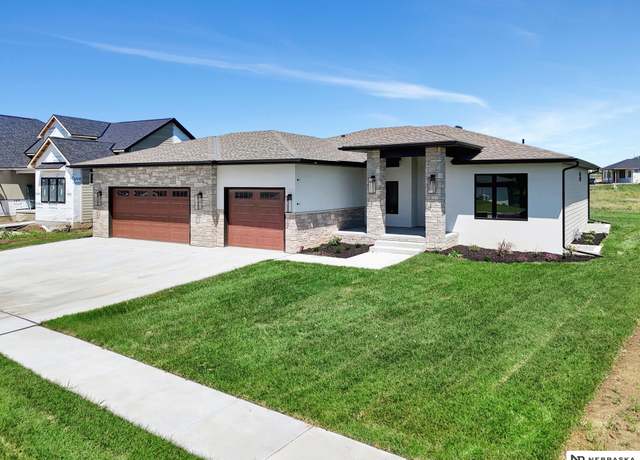 Property at 3630 Tree Line Dr, Lincoln, NE 68516, 6 beds, 4.5 baths