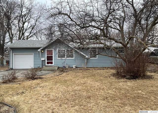 Property at 8525 Parker St, Omaha, NE 68114, 2 beds, 2 baths