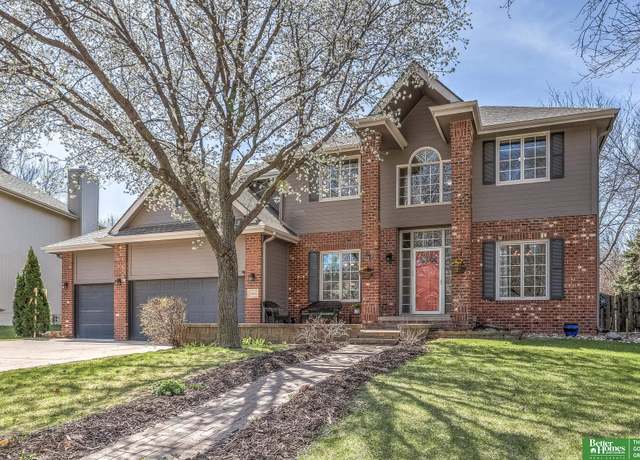 Property at 17631 S St, Omaha, NE 68135, 4 beds, 3.5 baths