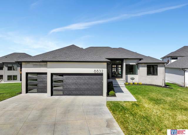 Property at 8832 Grey Hawk Ct, Lincoln, NE 68526, 5 beds, 3 baths