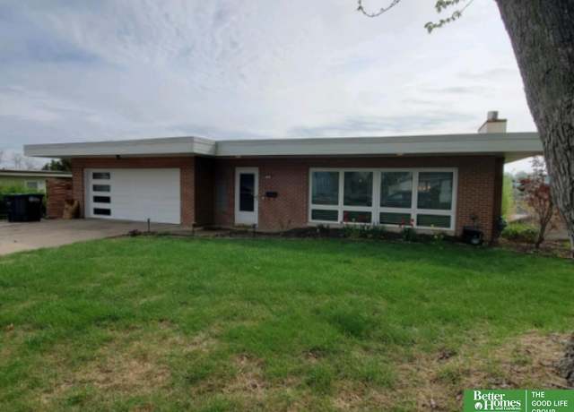 Property at 2429 S 48th Ave, Omaha, NE 68106, 4 beds, 2 baths