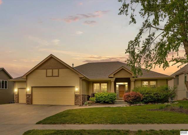 Property at 14906 Hanover St, Bennington, NE 68007, 4 beds, 3.5 baths