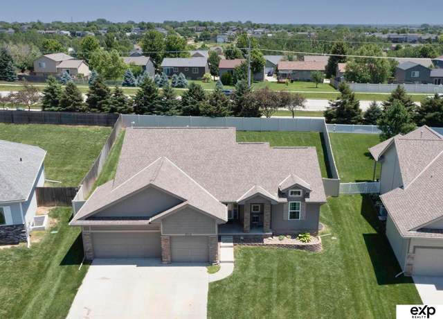 Property at 6015 S 193rd St, Omaha, NE 68135, 4 beds, 3 baths